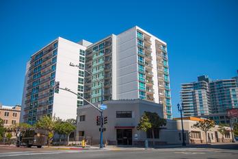 Mariner's Cove Apartments - 4392 W Point Loma Blvd, San Diego, CA